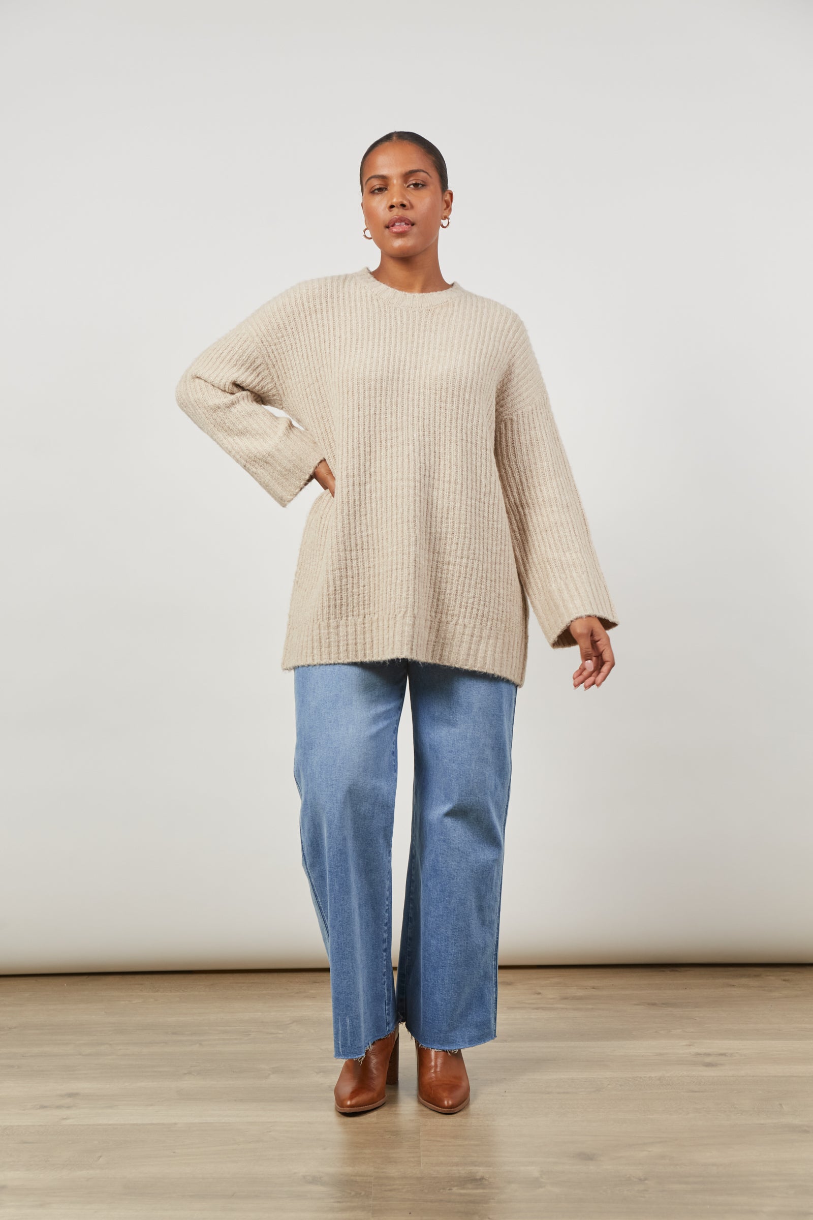 Avenue Oversized Jumper - Buff