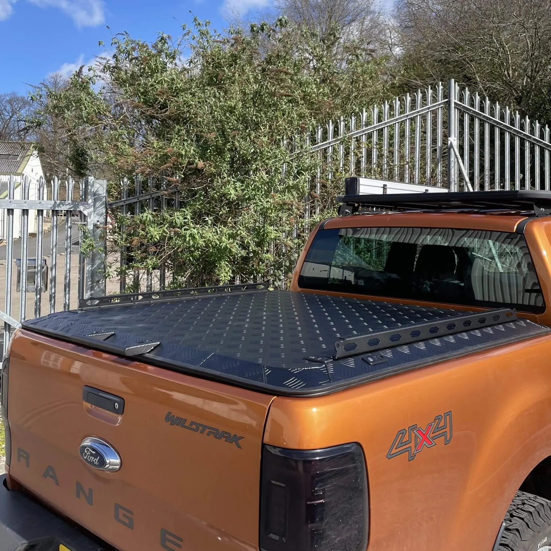 Black Aluminium Flat Tonneau Cover for Ford Ranger T9 2022+ MK4 (P703)