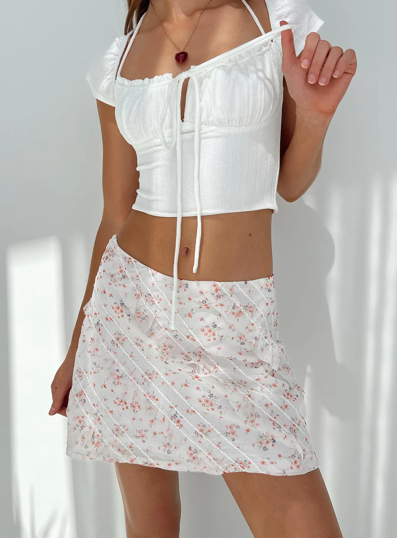 Hasmyn Mini Skirt White / Floral