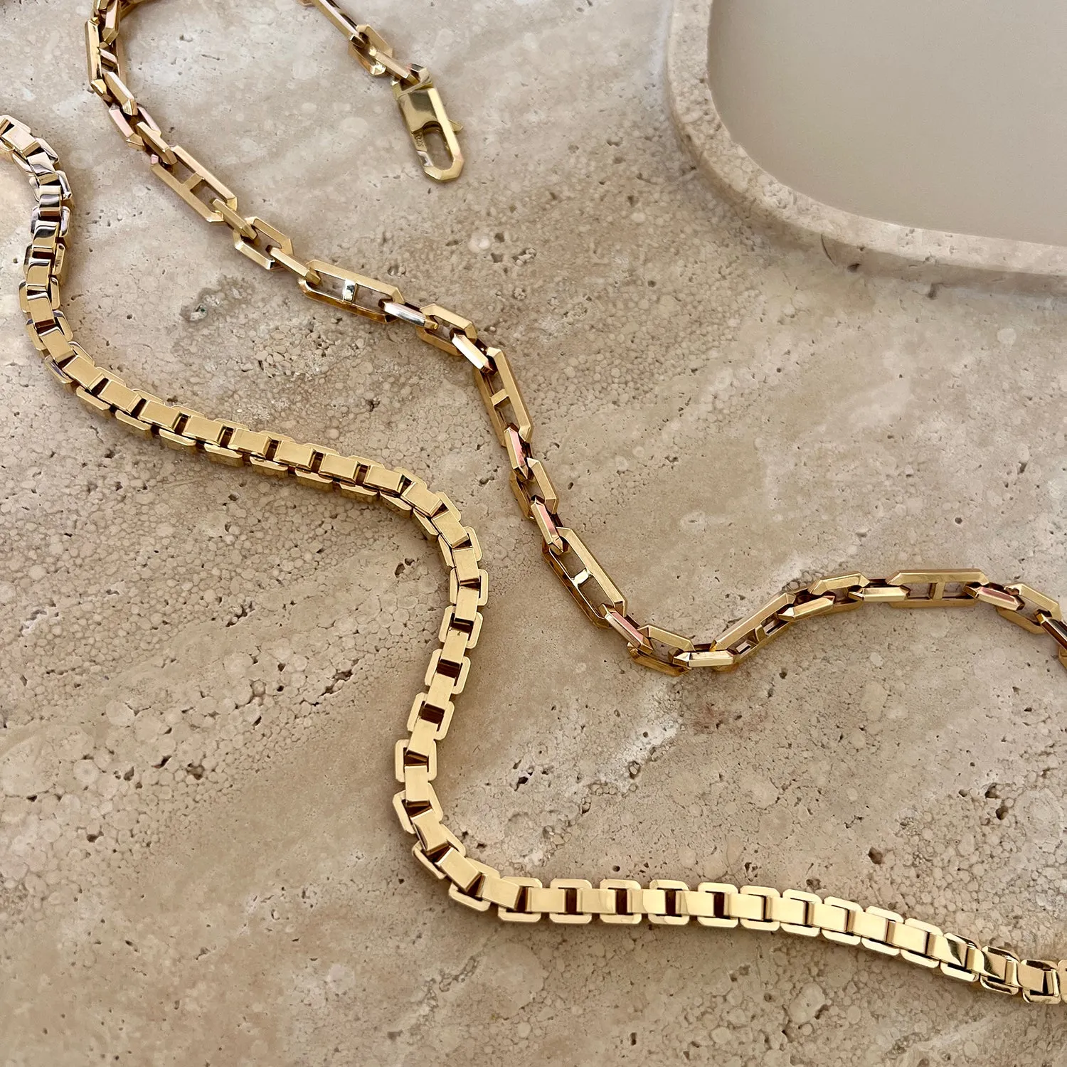 Moda Box Chain Necklace