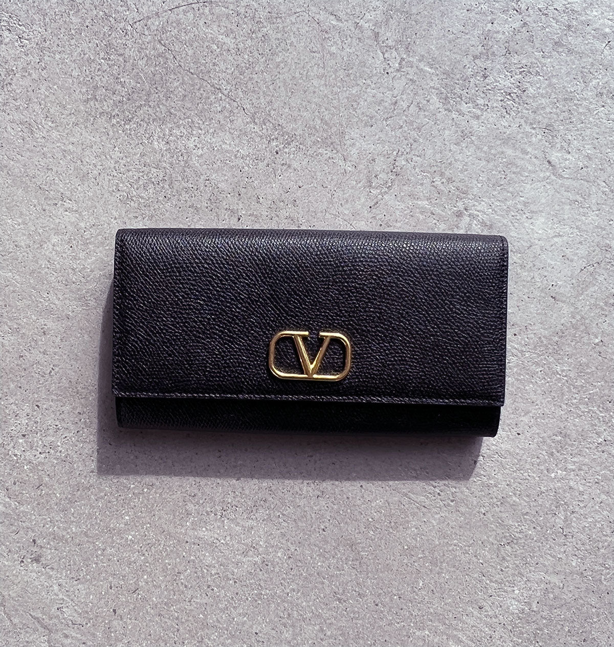 VLogo Signature Continental Wallet, Black